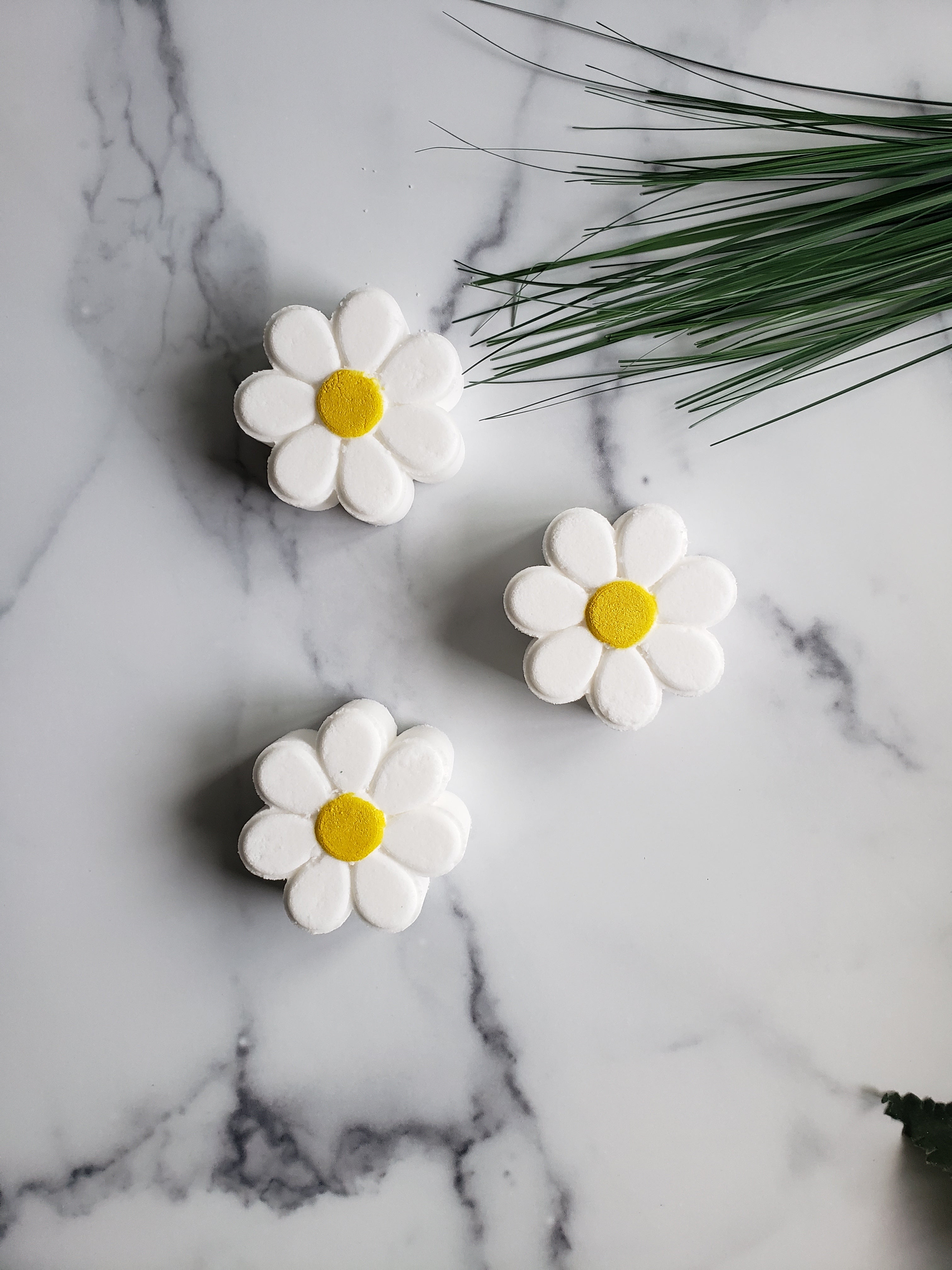 Daisy Bath Bomb